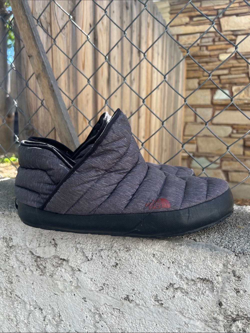 The North Face Men’s Thermoball Traction Bootie slippers size 12